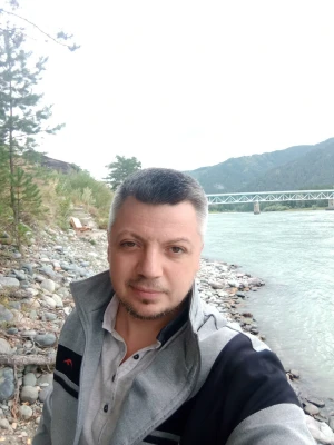 Артём