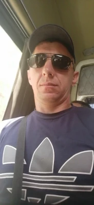 Август